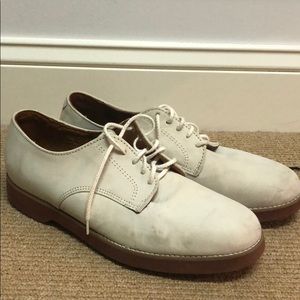 Roundtree & York White Bucks